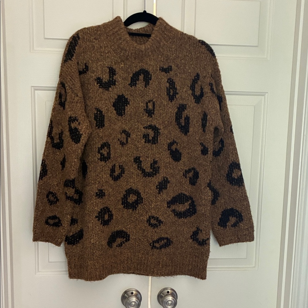Universal Thread Brown and Black Patterned Sweater